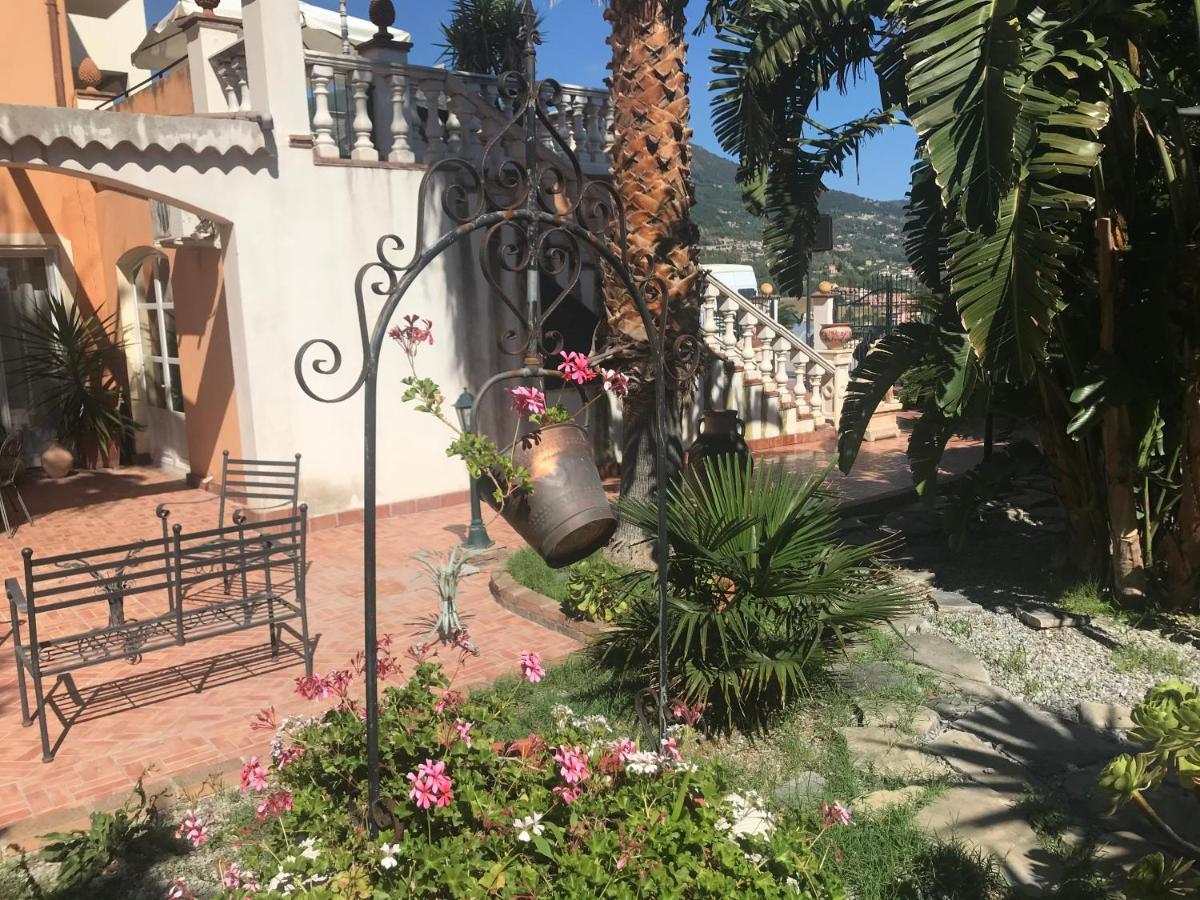 Villa Grace Патті Екстер'єр фото