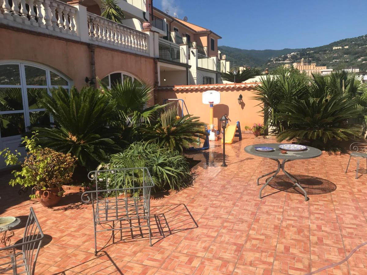 Villa Grace Патті Екстер'єр фото