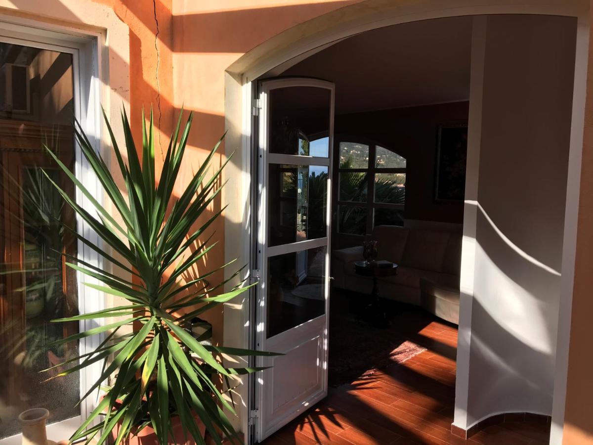 Villa Grace Патті Екстер'єр фото