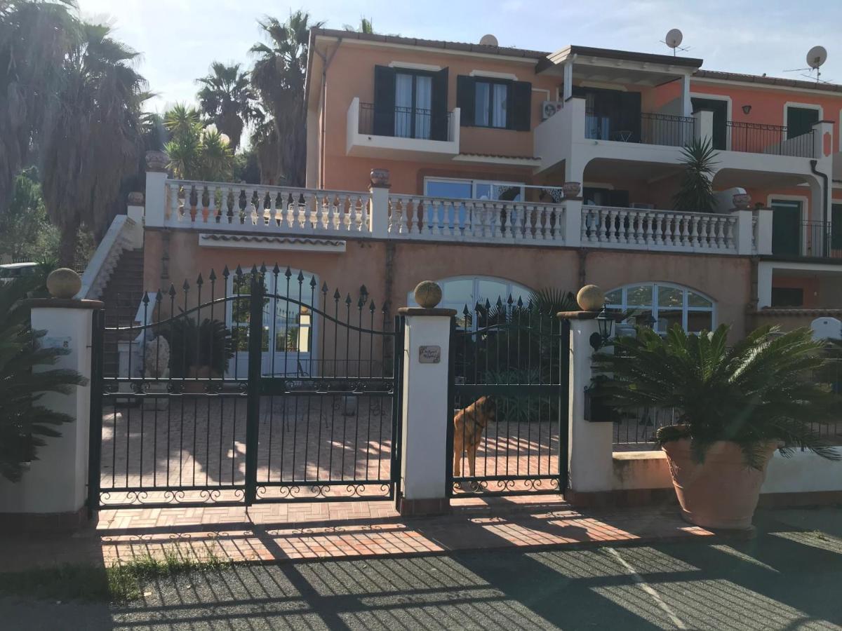 Villa Grace Патті Екстер'єр фото